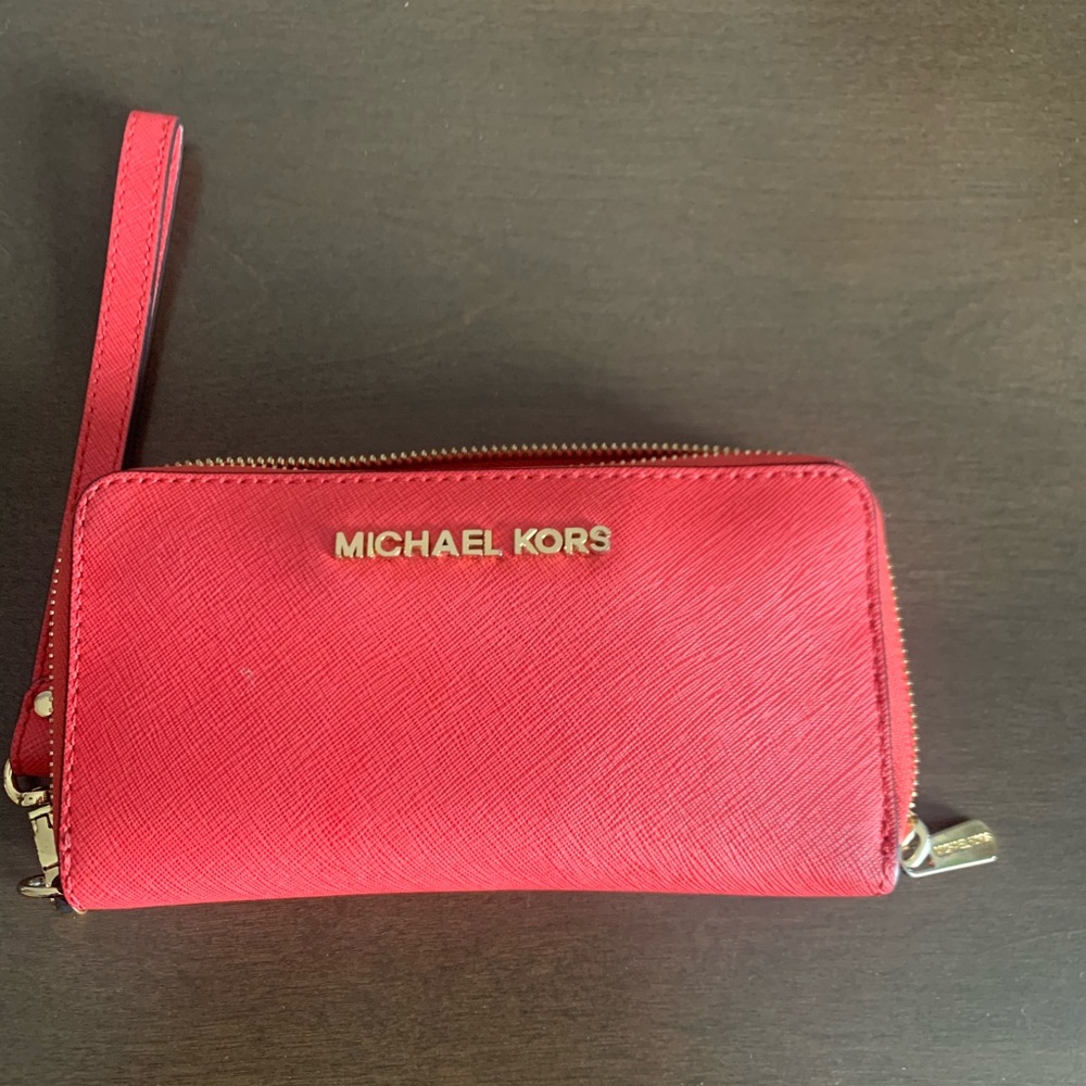 Michael Kors coral wristlet wallet